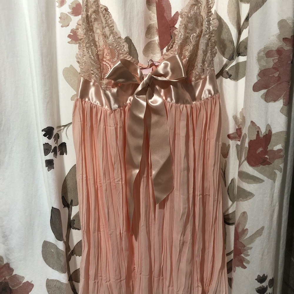 VS baby doll slip size medium